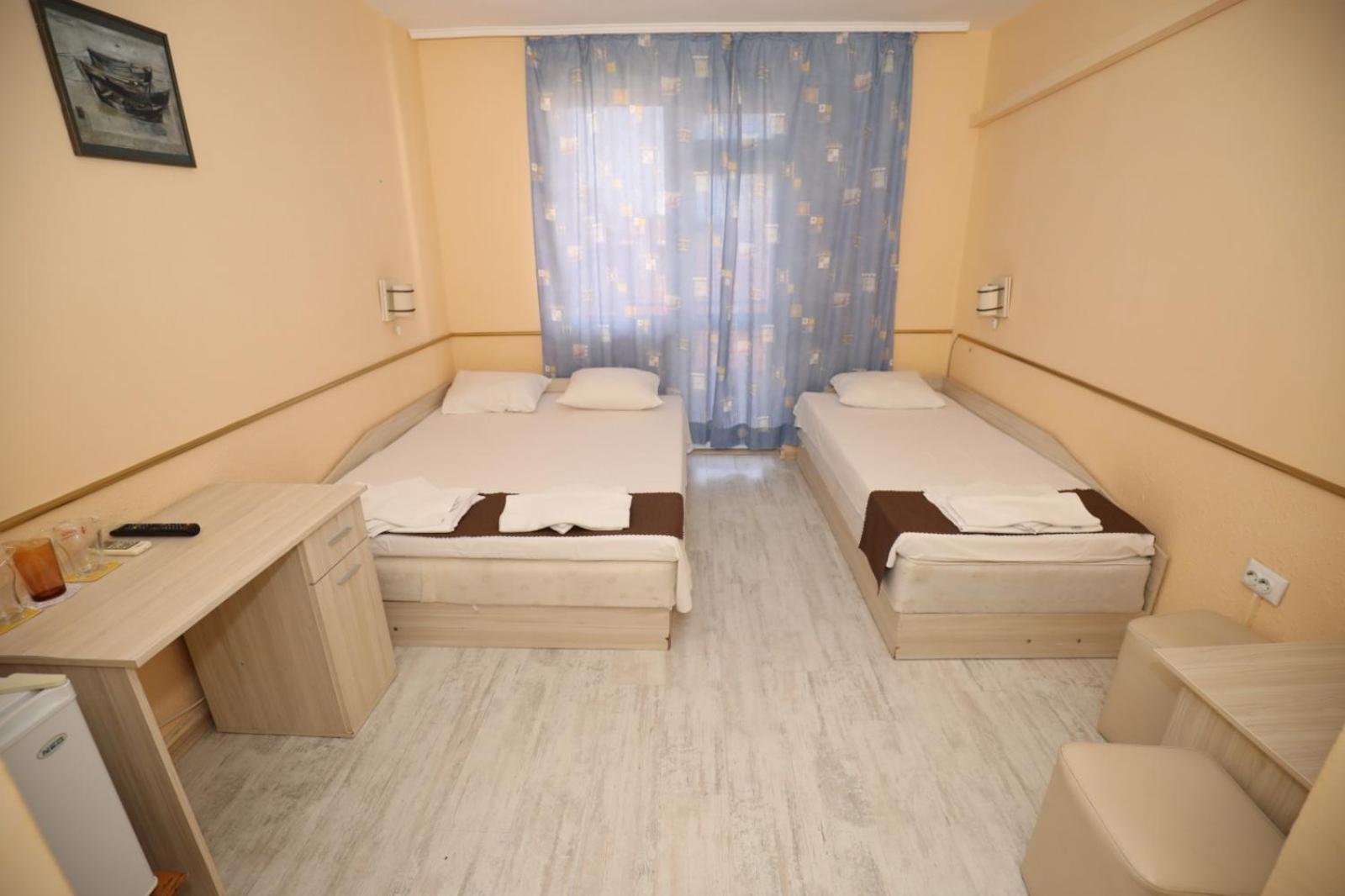 Family Hotel White House Поморие Экстерьер фото